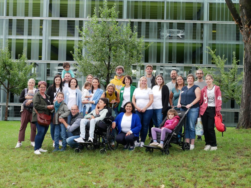 Teilnehmende auf der Familienkonferenz des SCN2A-Vereins in Bonn