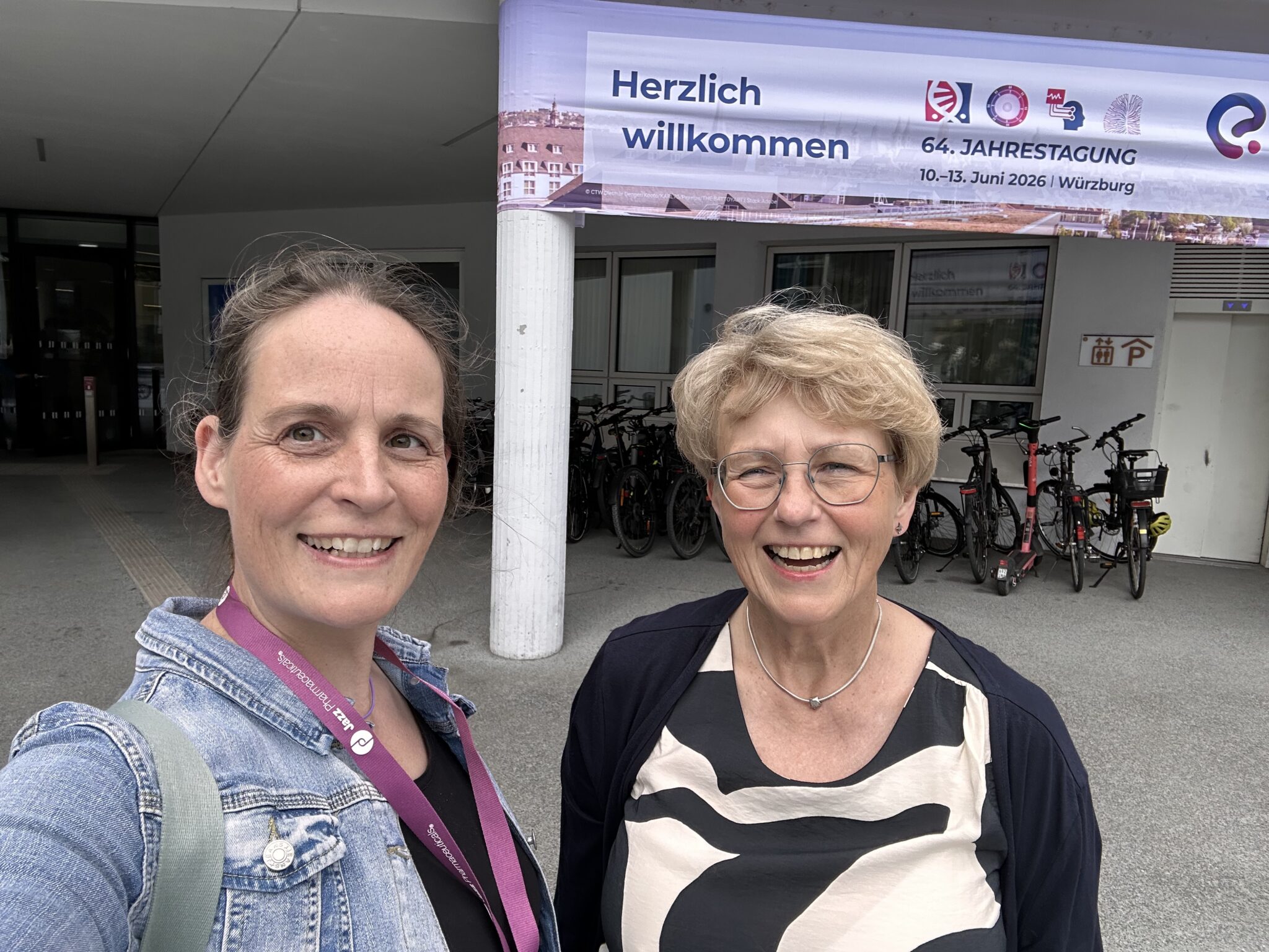 Nadine und Bea sind für den Dravet-Syndrom e.V. in Würzburg.